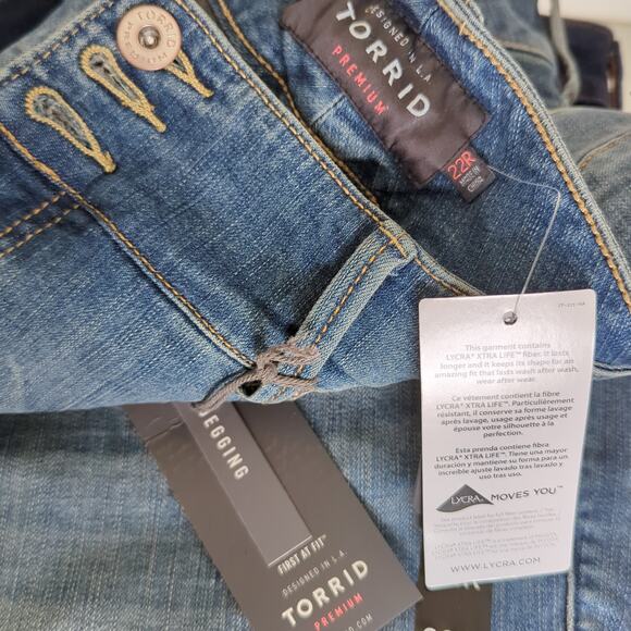 NWT TORRID Women's Jeans Plus Size 22R Jeggings Distressed Premium Stretch - Picture 2 of 8